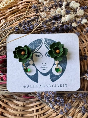 Emeral bloom studs