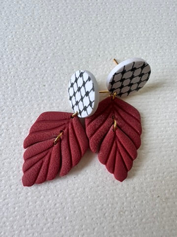 Leaf dangle earrings with keffiyah pattern CRIMSON