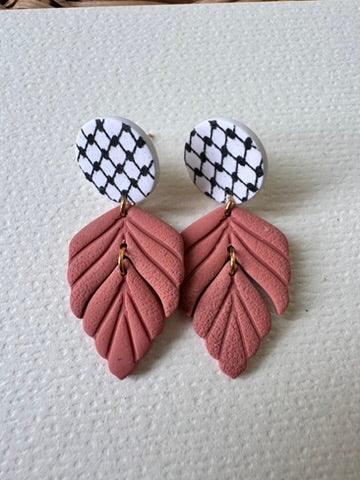 Leaf dangle earrings with keffiyah pattern TERRACOTTA