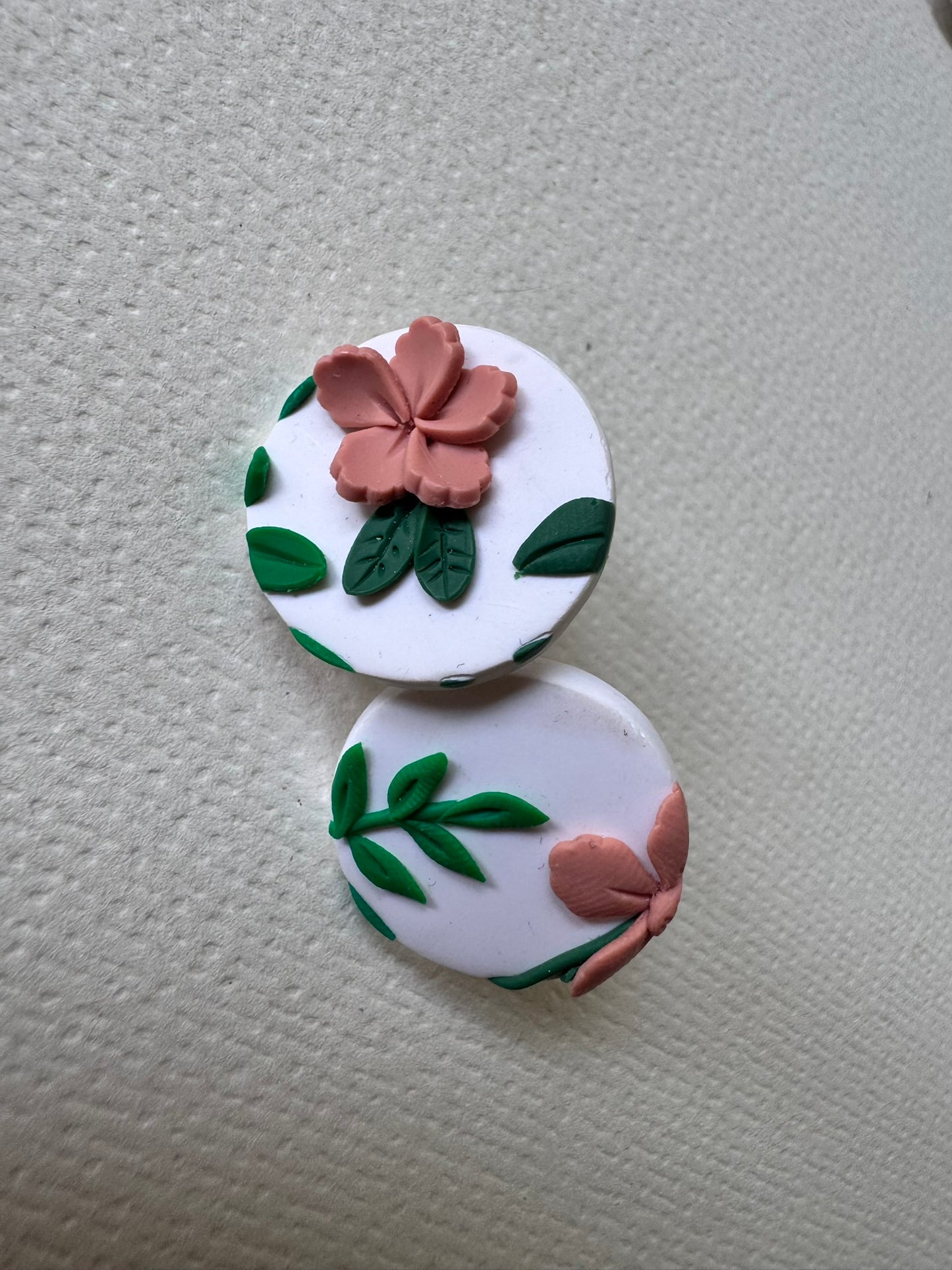 Teraccotta flowers and leaves studs Style 1