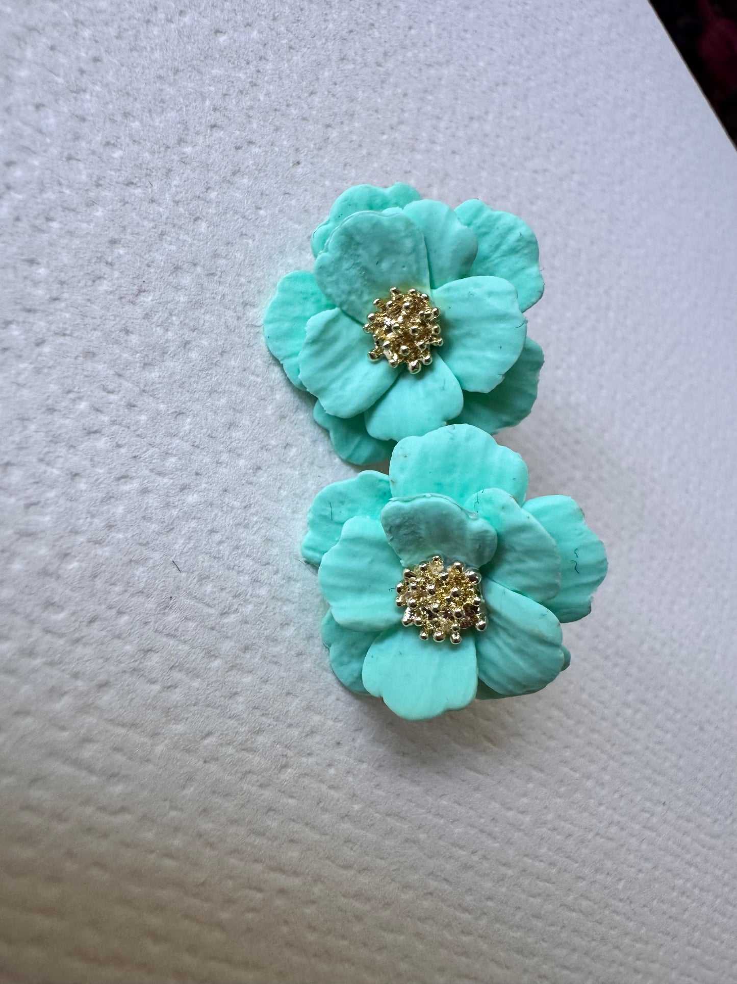 Mint petal studs