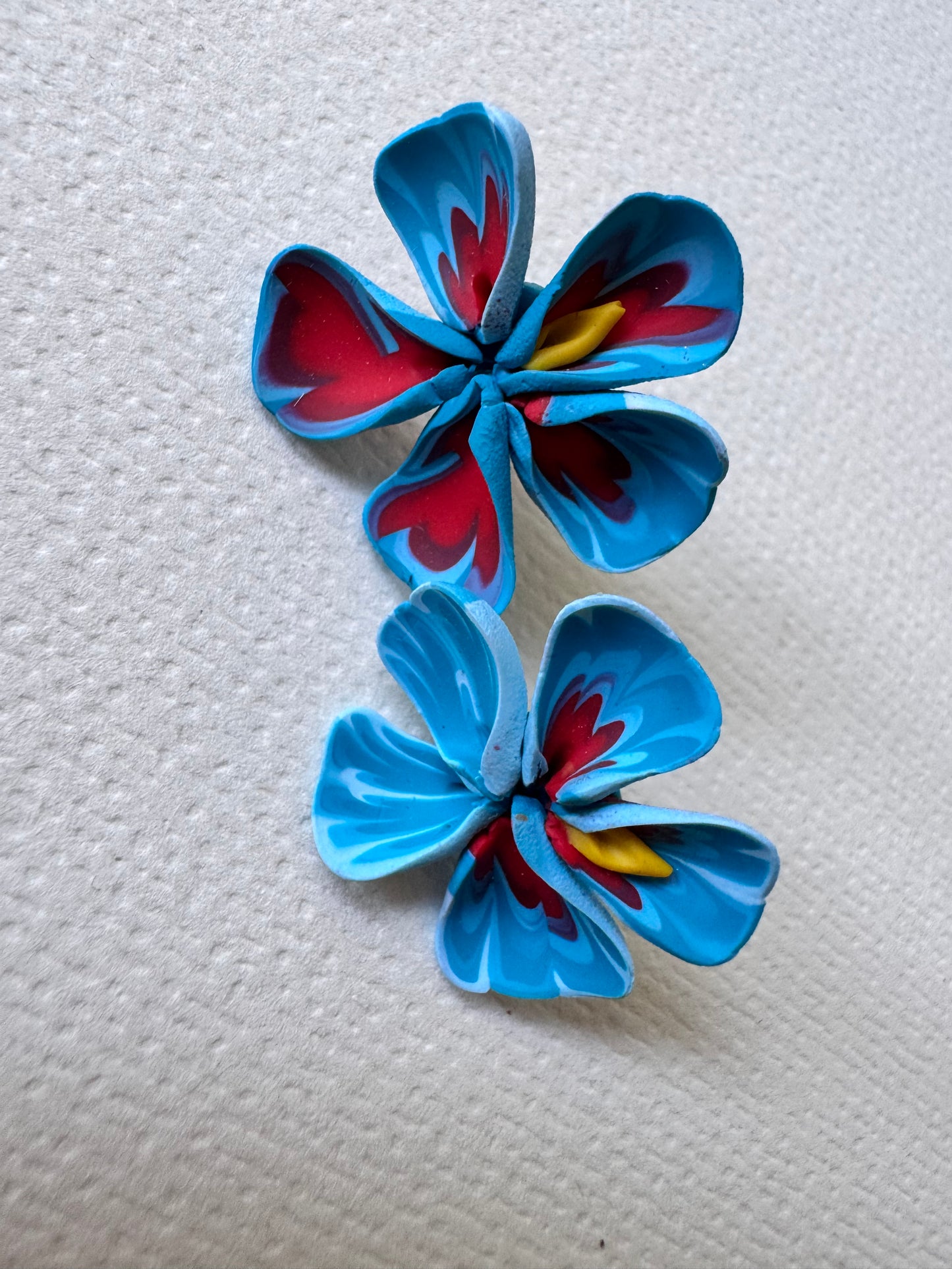 Tropical bloom studs