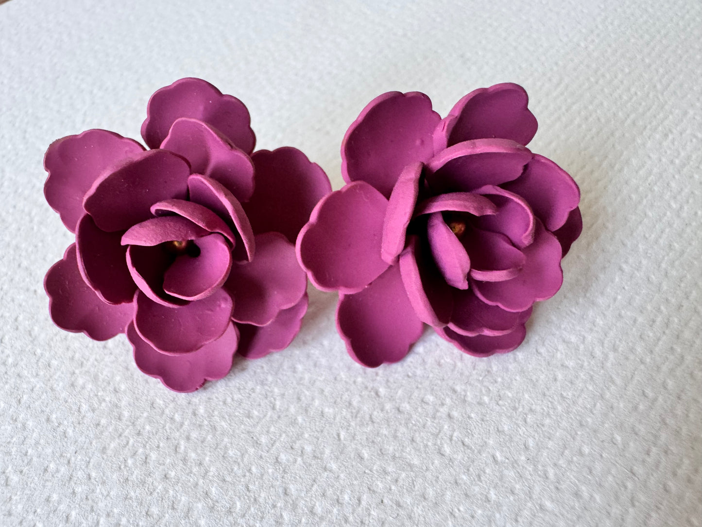 Plum rose stud
