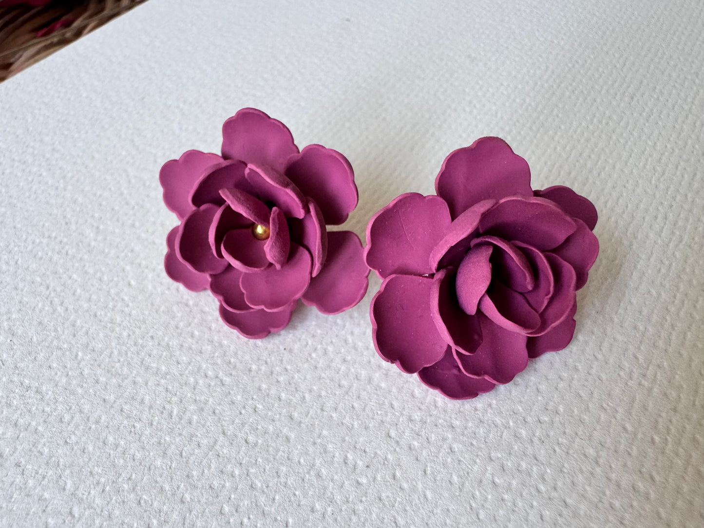 Plum rose stud