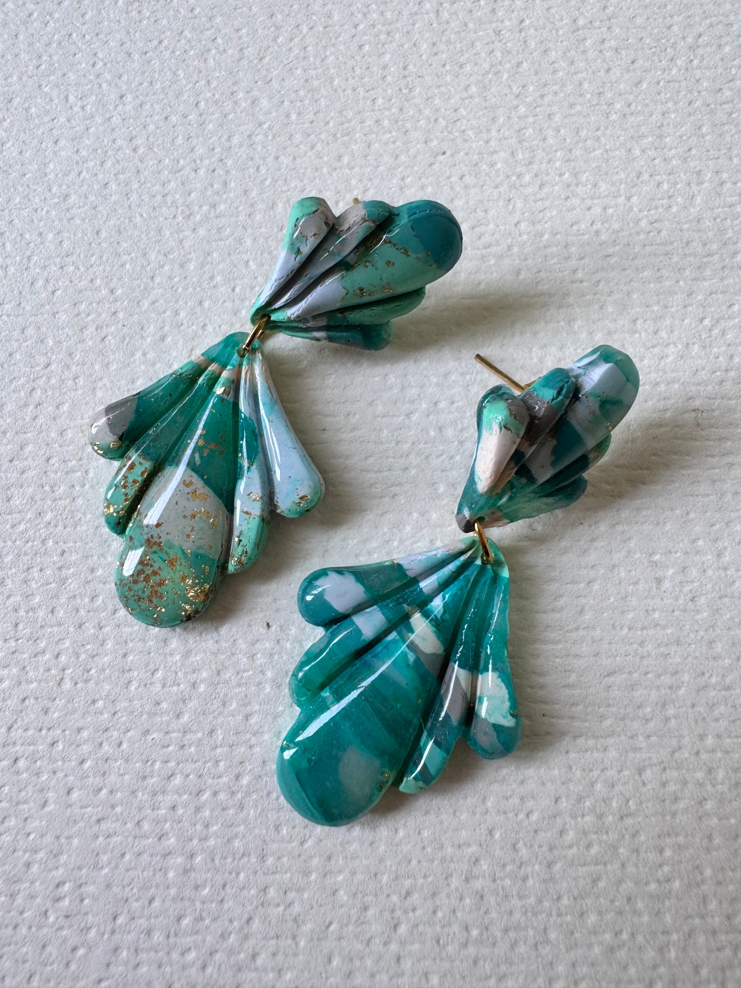 Ocean swirl fan drops
